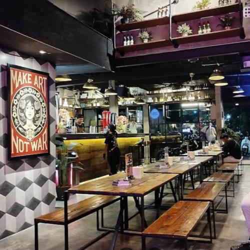 De Javu Cafe & Eatery